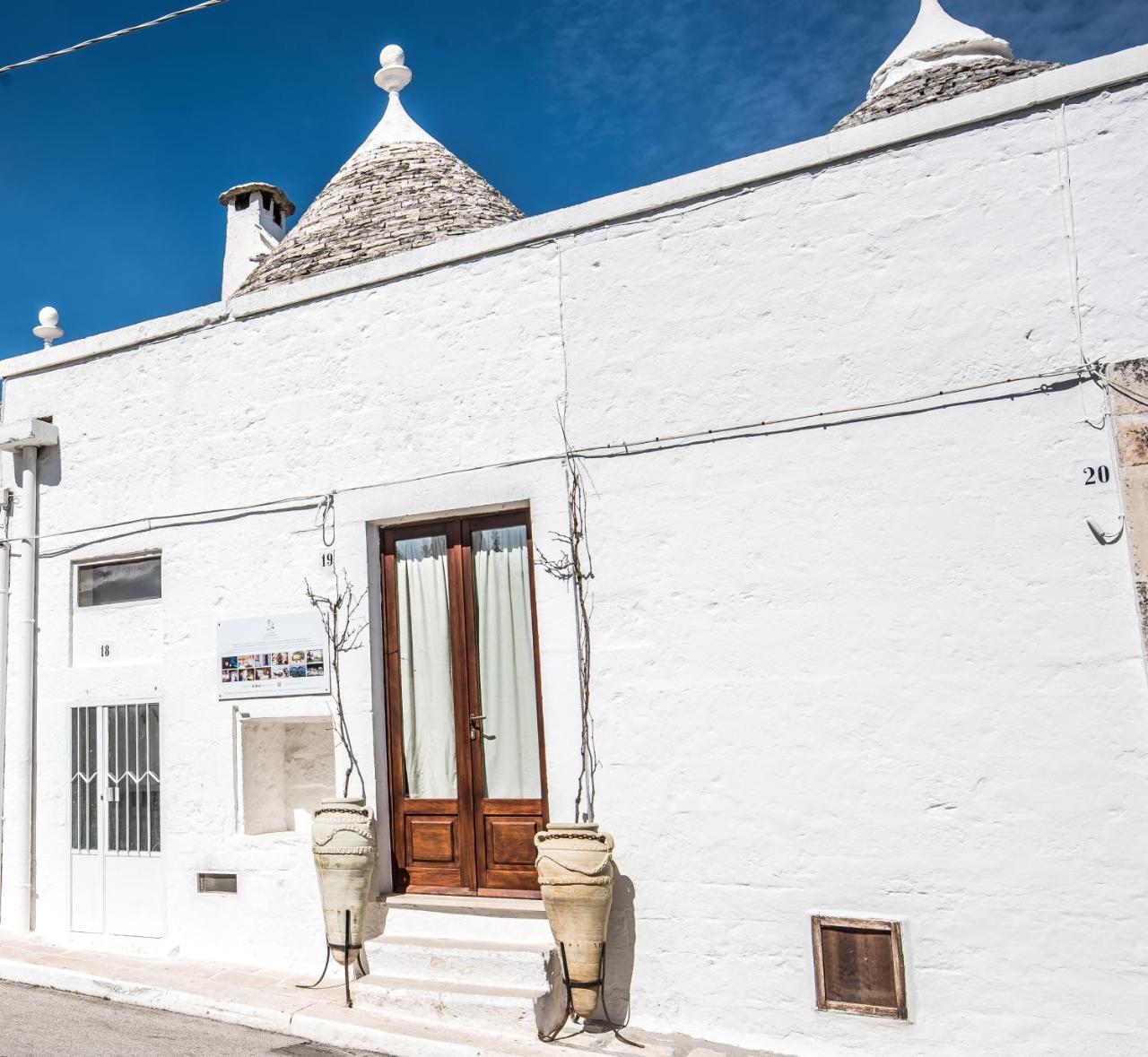 Trulli Antichi Mestieri - Widespread Trulli In The Historic Center Alberobello Eksteriør bilde